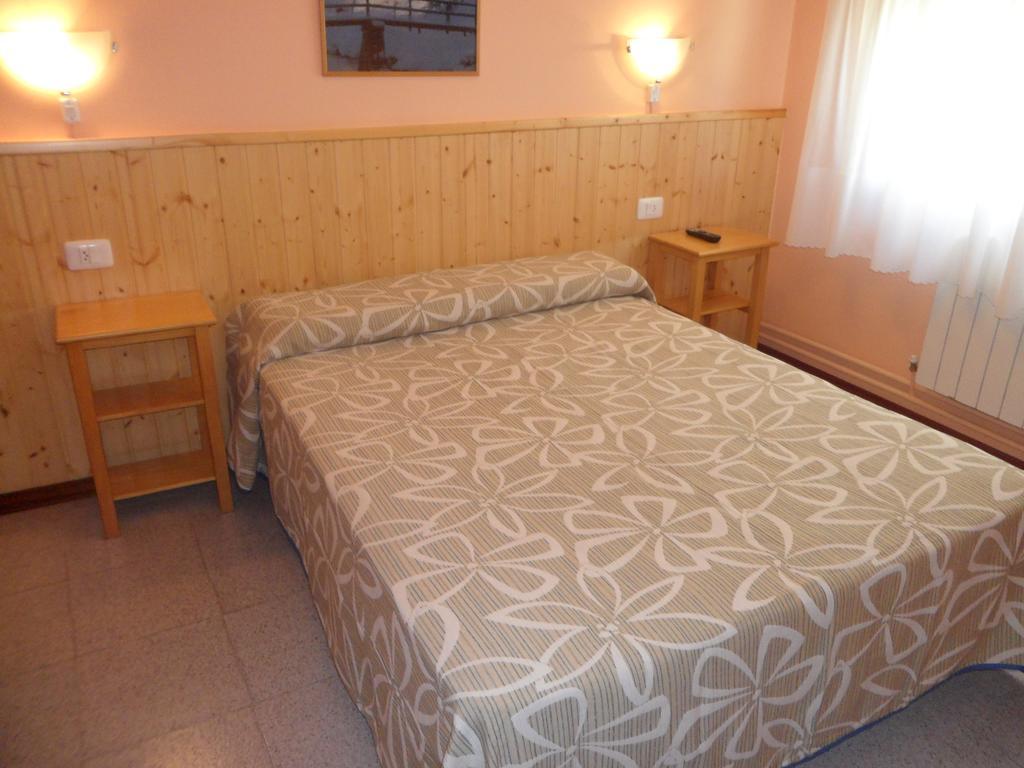 فندق Hostal Alce نيغران المظهر الخارجي الصورة