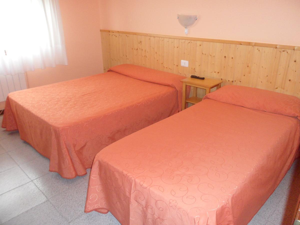 فندق Hostal Alce نيغران المظهر الخارجي الصورة
